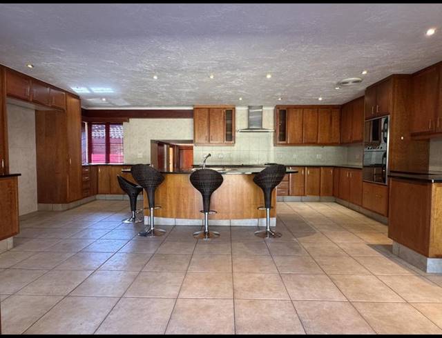 4 BEDROOM HOUSE FOR SALE IN RUIMSIG